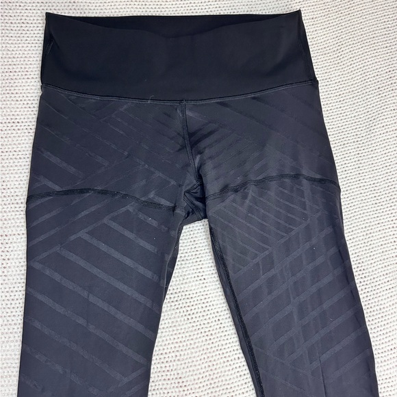 Lululemon Black Cropped Striped Mesh Leggings Size 4 - Picture 2 of 5